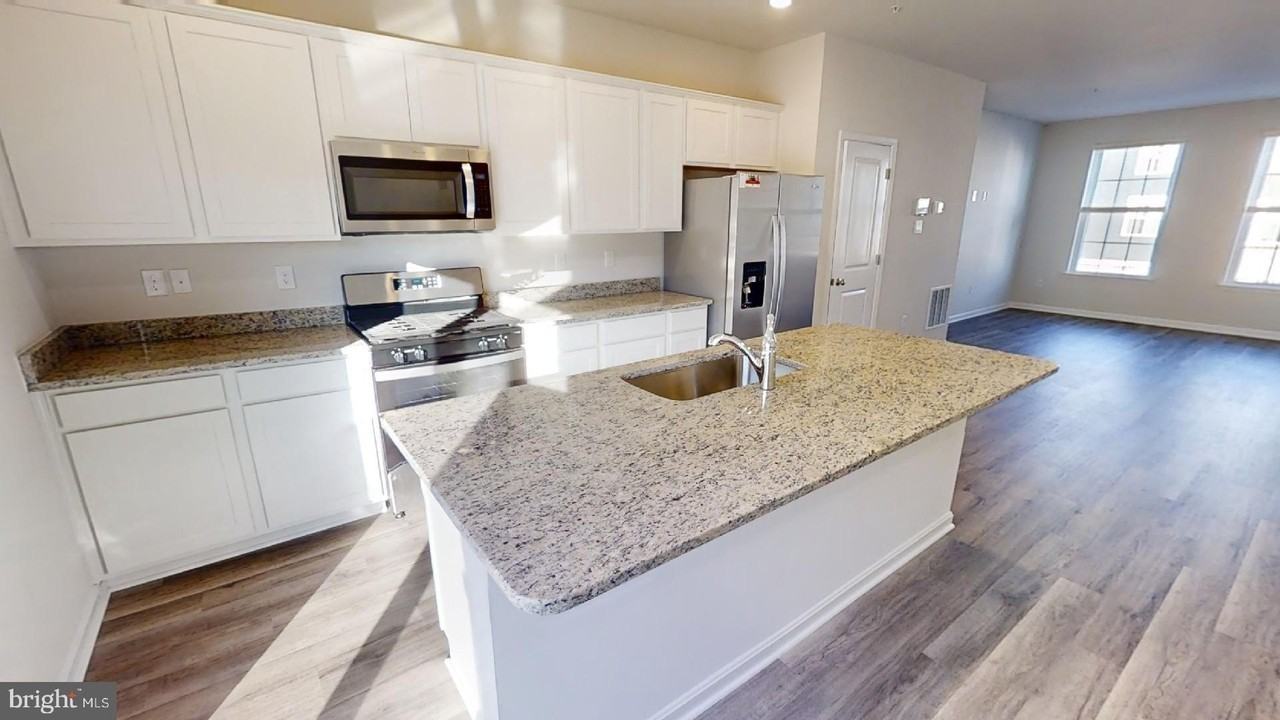 1914 Fauna Dr - Photo 2 of 16