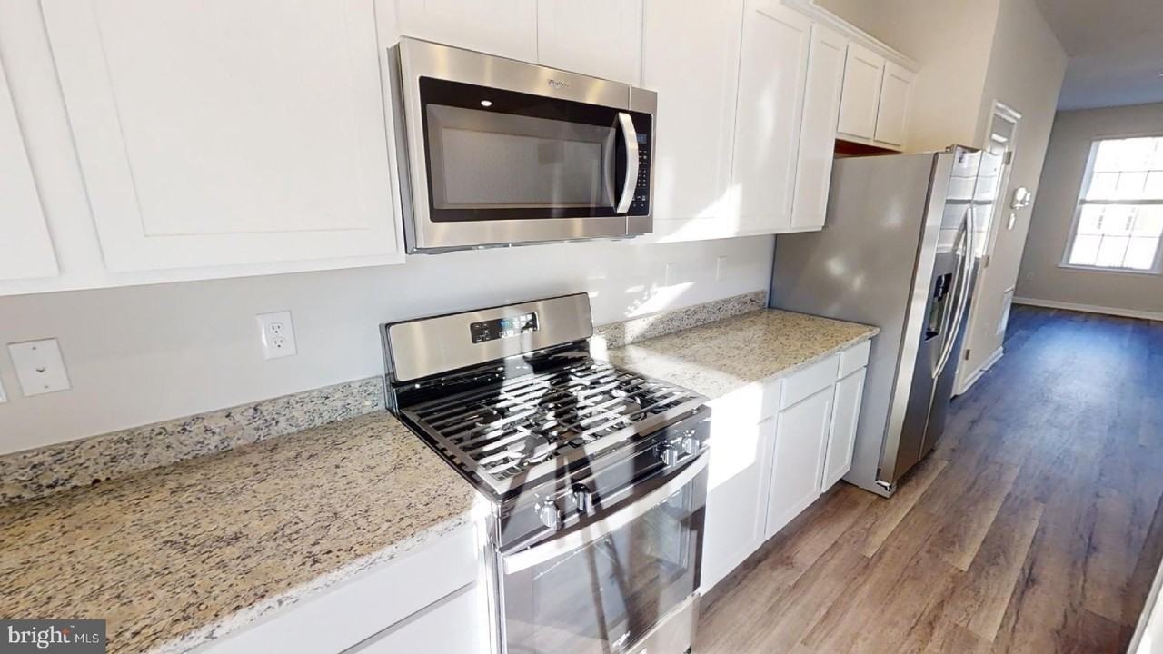 1914 Fauna Dr - Photo 4 of 16