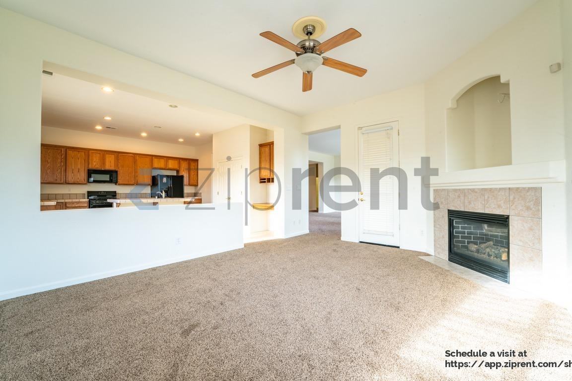 100 Canterbury Ct - Photo 5 of 49