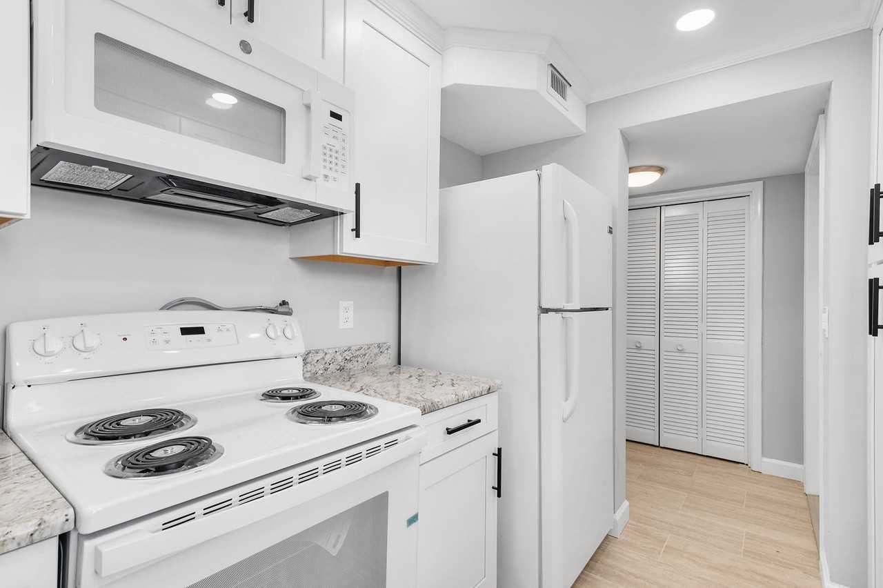 10249 North Military Trail - Photo 3 of 15