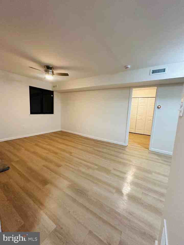 108 Brighton Ct - Photo 3 of 6