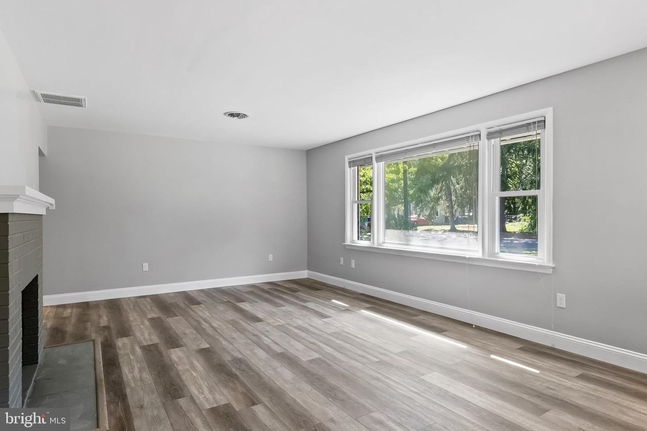 405 Hamilton Rd - Photo 5 of 28