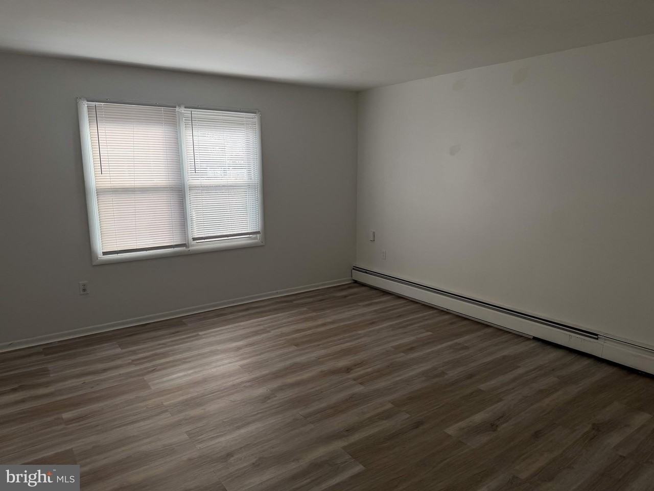 623 State St - Photo 3 of 7