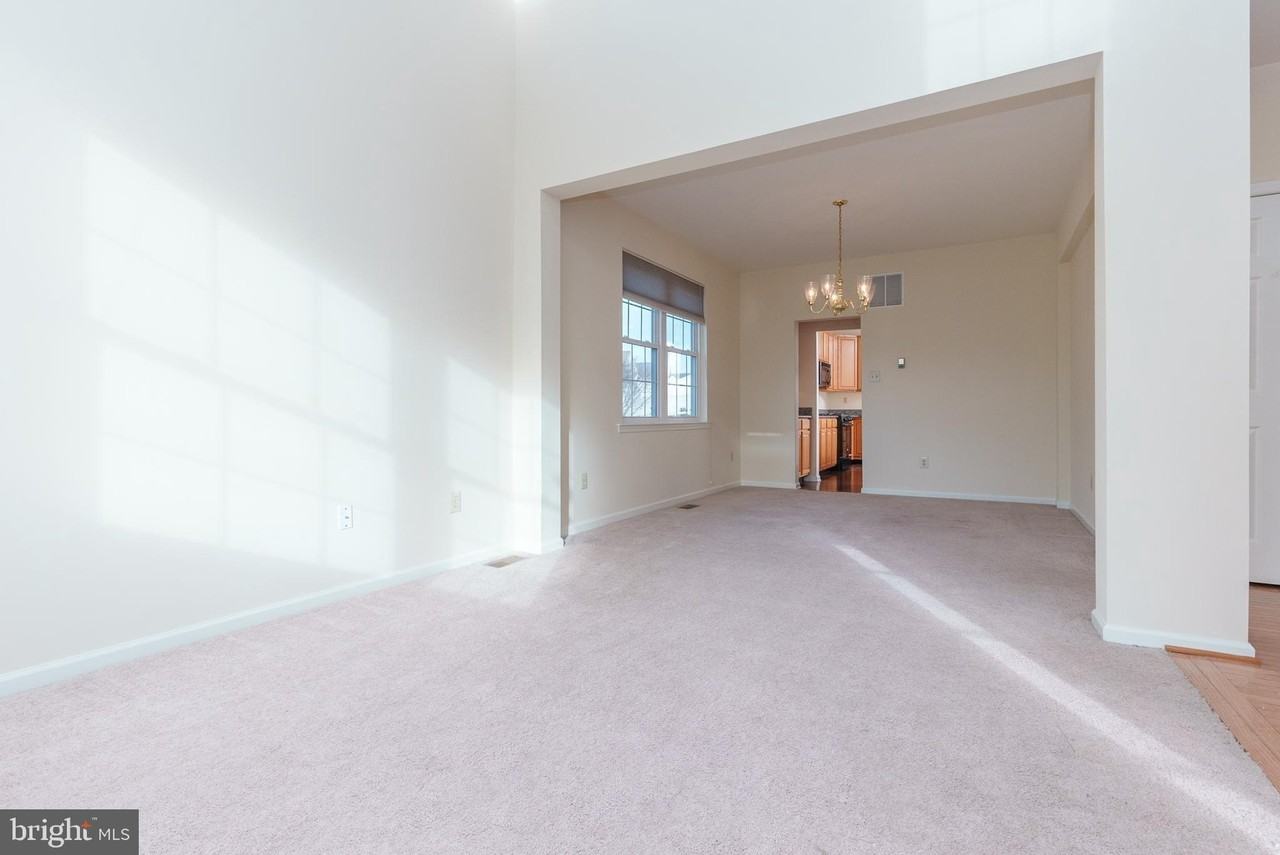 411 Old Lincoln Hwy - Photo 4 of 23