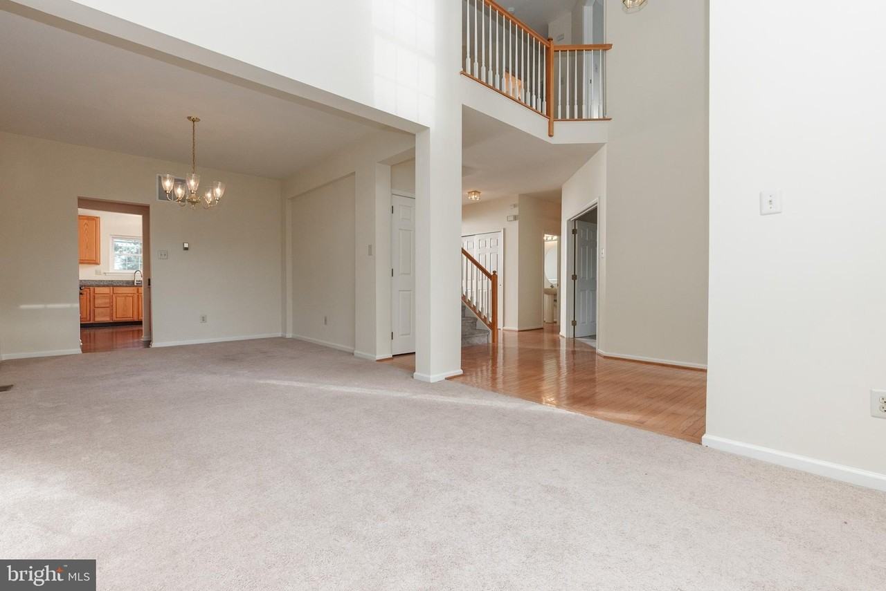 411 Old Lincoln Hwy - Photo 5 of 23