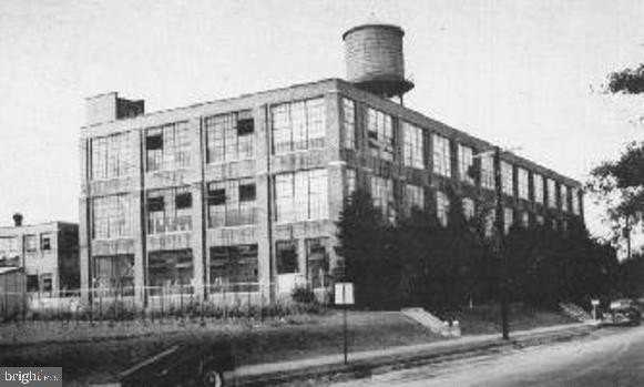 735 Washington St Apt 318 #318 - Photo 3 of 5