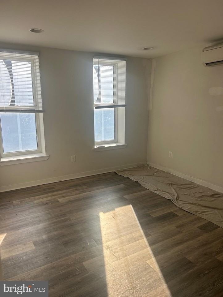 501-03 W GIRARD Avenue unit: 2R #2R - Photo 4 of 5