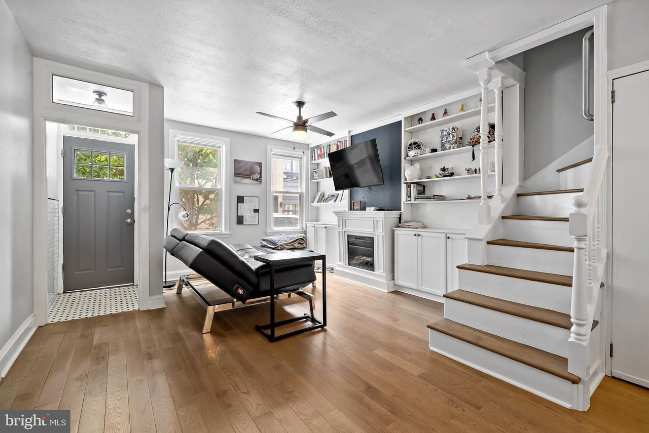 2141 Montrose St - Photo 2 of 11