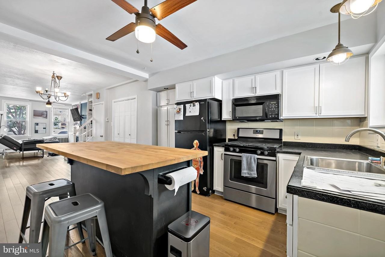 2141 Montrose St - Photo 4 of 11