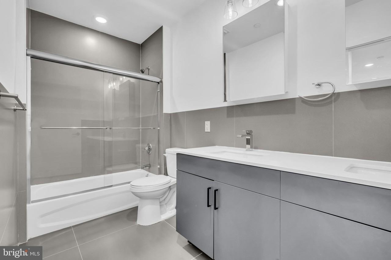 330 Cecil B Moore Ave Apt 211 #211 - Photo 5 of 27