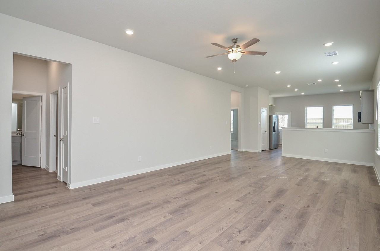 21207 Speckled Trout Lane, - Photo 3 of 10