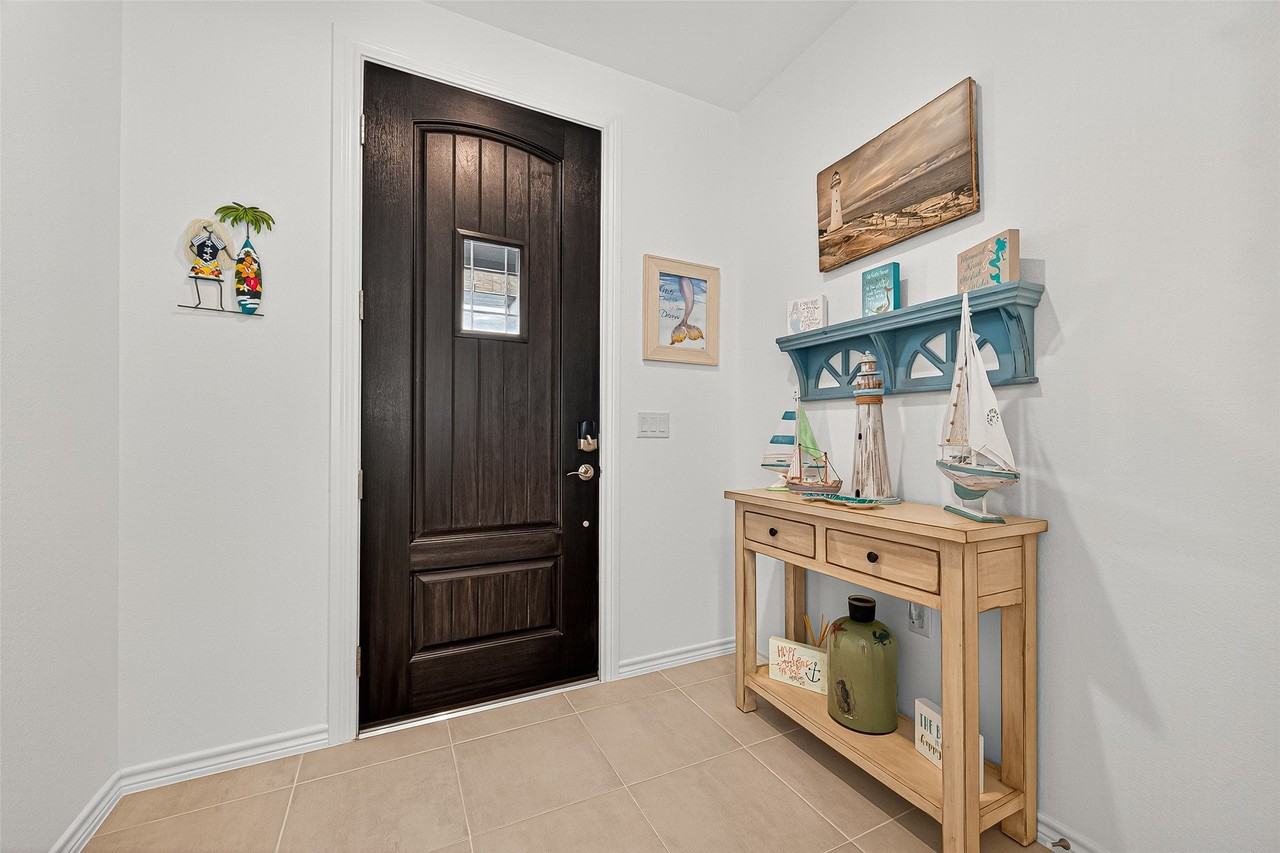 8047 Prospect Dr - Photo 7 of 48