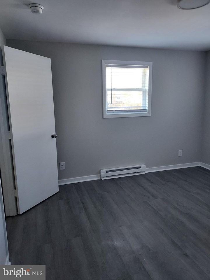 144 Hillcrest Dr Apt 21 #21 - Photo 2 of 3