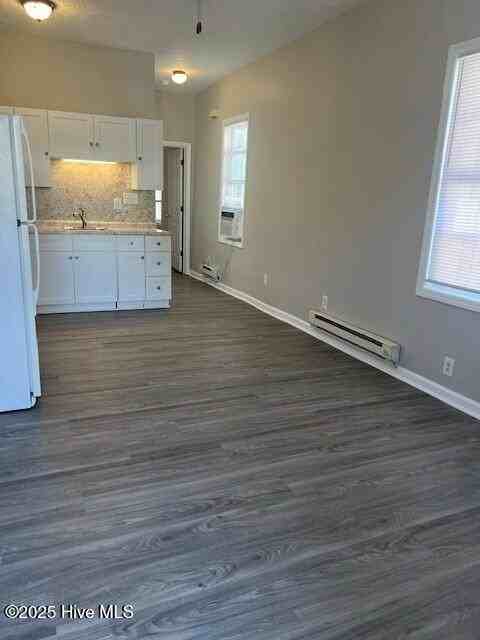 1012 Hall St - Photo 3 of 9