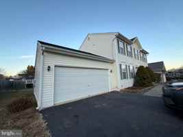 featured image of 5605 Glen Eagles Ct