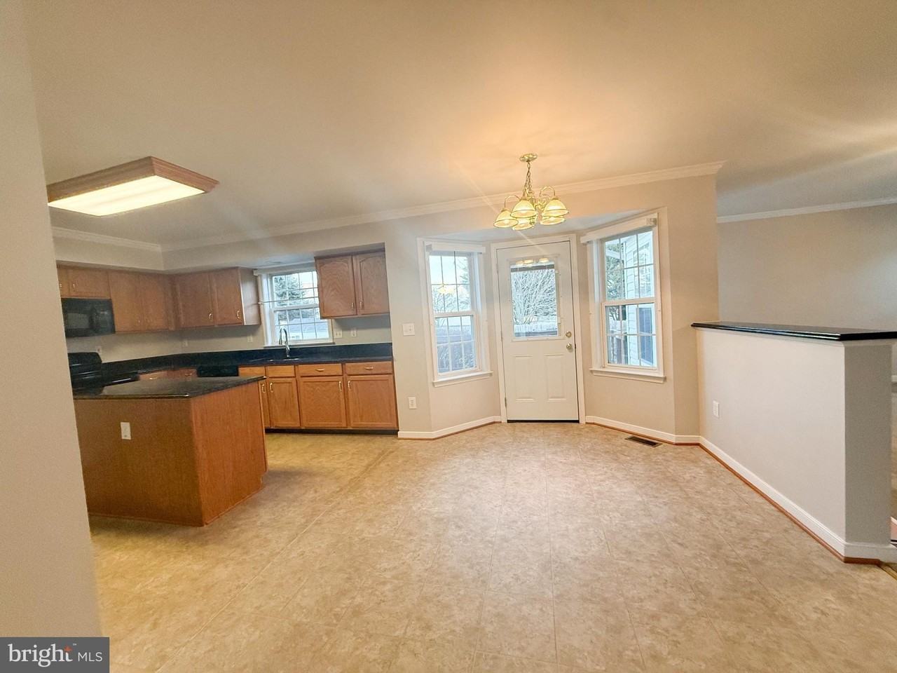 5605 Glen Eagles Ct - Photo 2 of 20