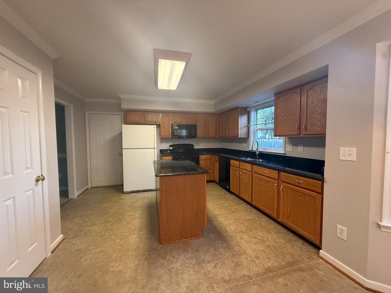 5605 Glen Eagles Ct - Photo 3 of 20