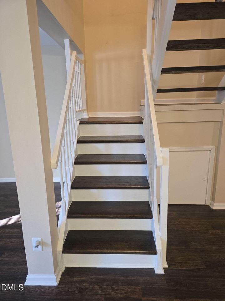 7825 Stephanie Ln - Photo 7 of 21