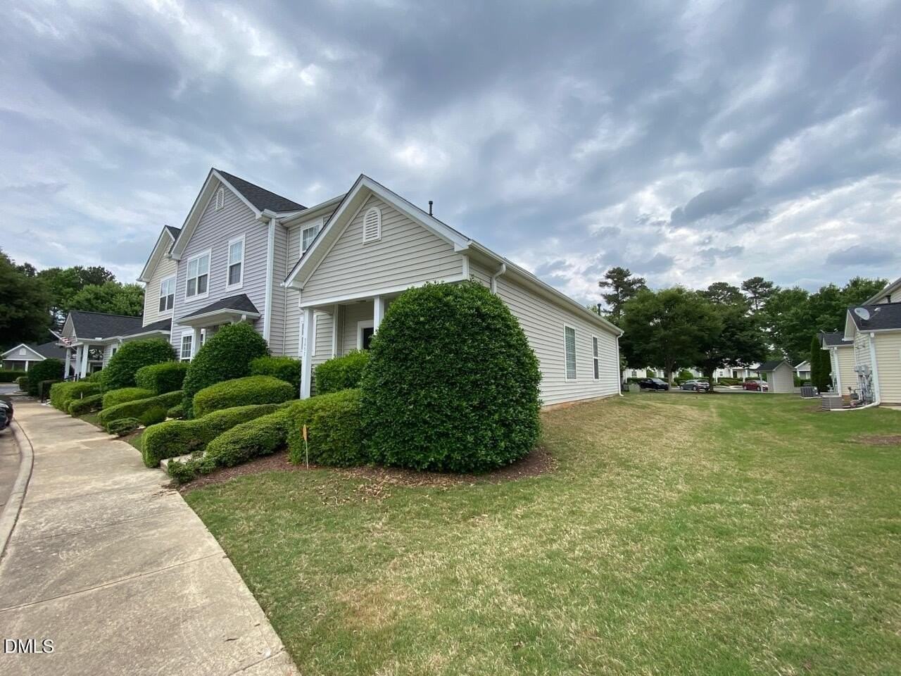 5457 Patuxent Dr - Photo 3 of 20