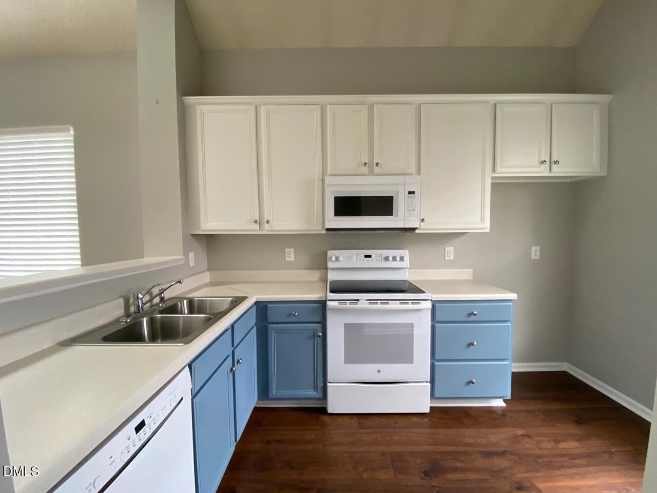 5457 Patuxent Dr - Photo 5 of 20