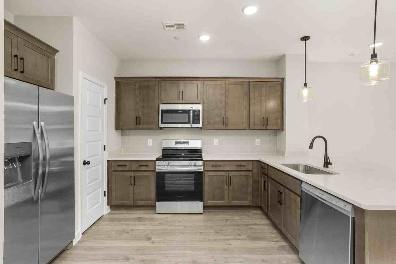 521 Tappan Pvt Ln - Photo 4 of 32