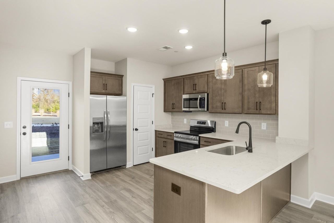 521 Tappan Pvt Ln - Photo 6 of 32