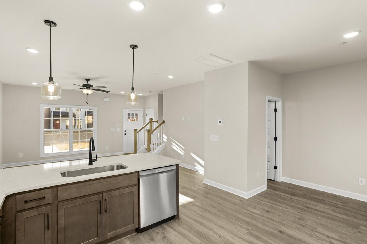 521 Tappan Pvt Ln - Photo 7 of 32