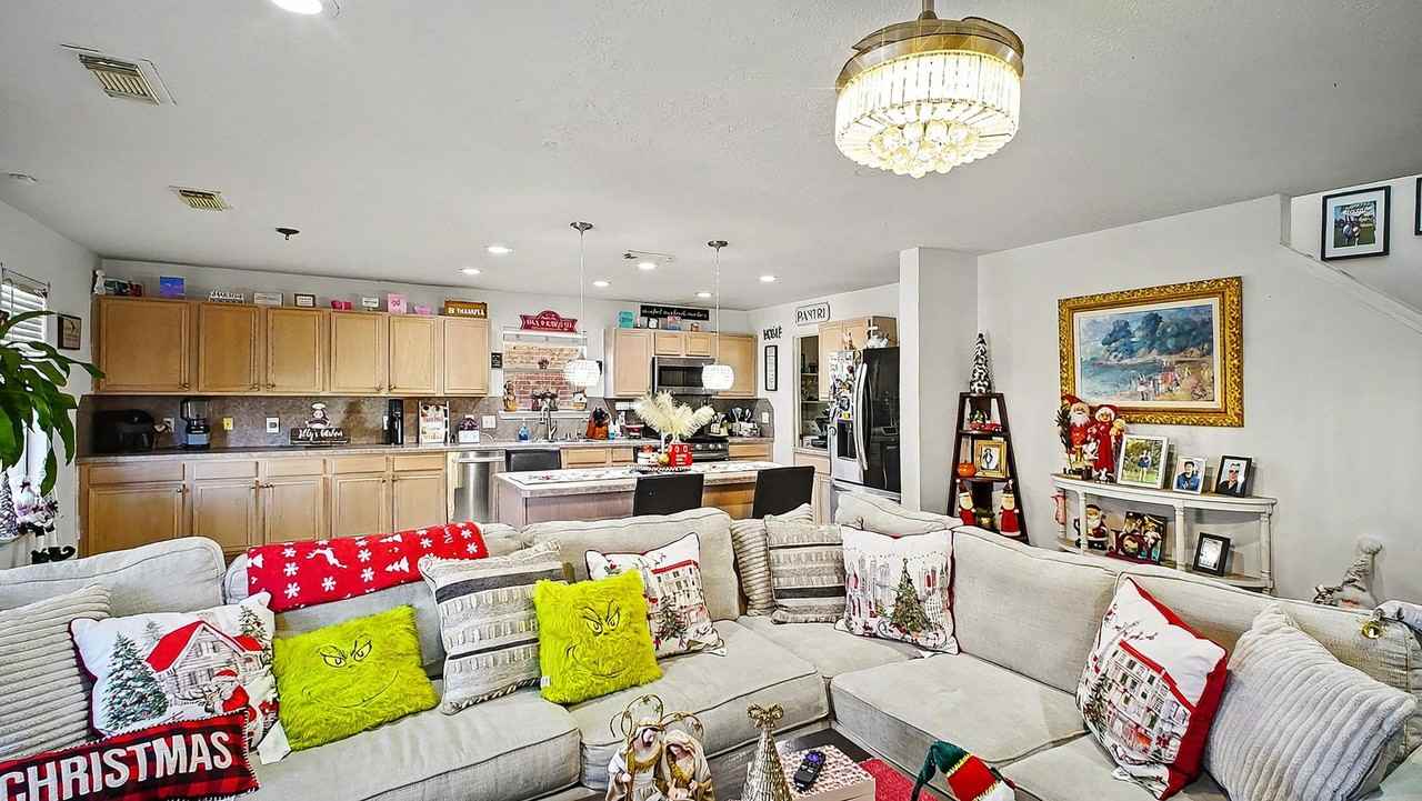 21022 Kenna Cove Ln - Photo 4 of 32