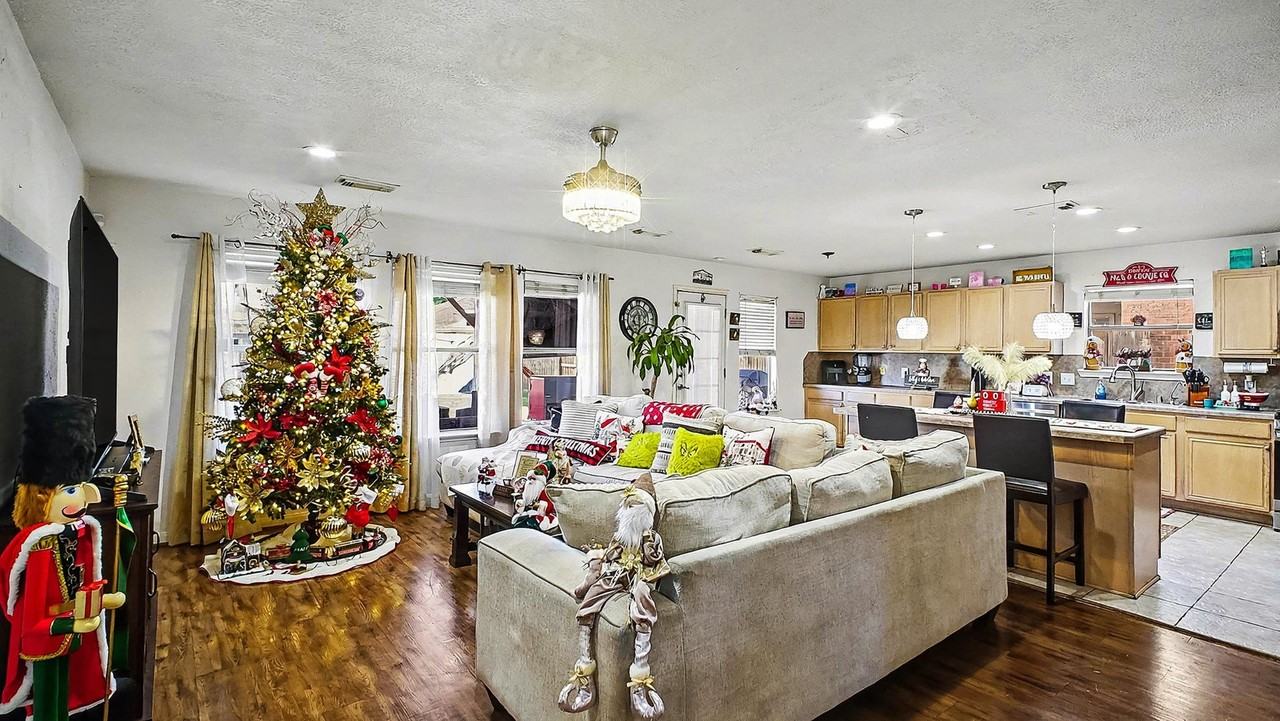 21022 Kenna Cove Ln - Photo 7 of 32