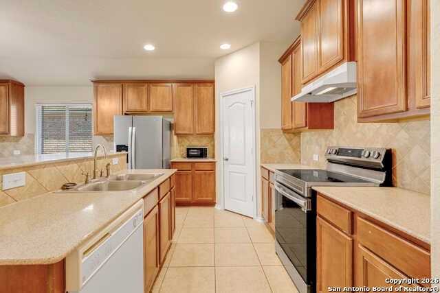 3511 Bennington Way - Photo 7 of 48