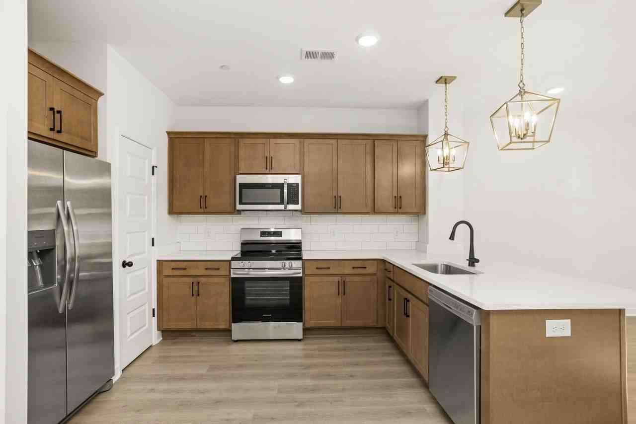 505 Tappan Pvt Ln - Photo 7 of 32