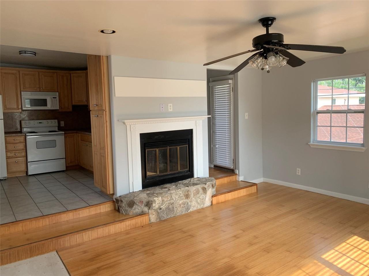 213 1st St ##B - Photo 2 of 16