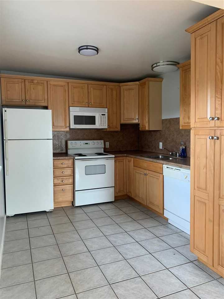 213 1st St ##B - Photo 4 of 16