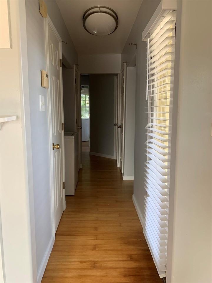 213 1st St ##B - Photo 6 of 16