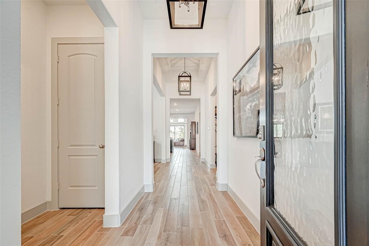 24918 Flint Lake Dr - Photo 4 of 46