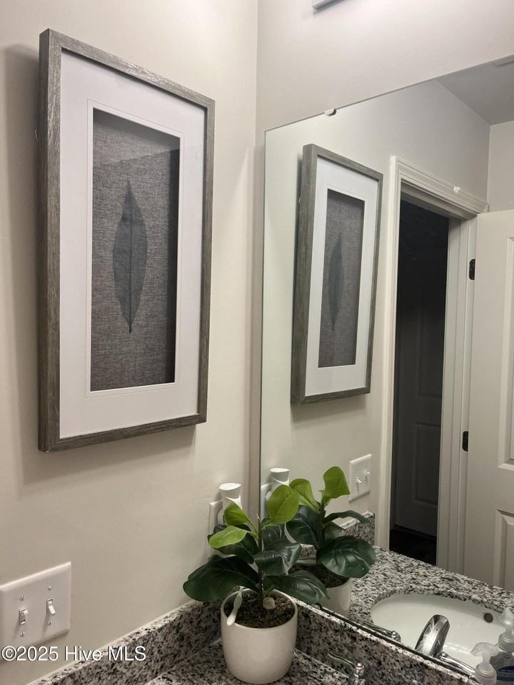 950 Pantego Blvd Se - Photo 3 of 9