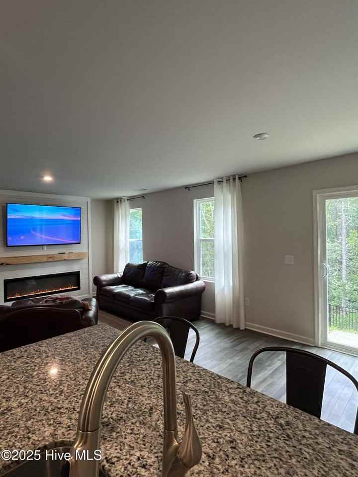 950 Pantego Blvd Se - Photo 7 of 9