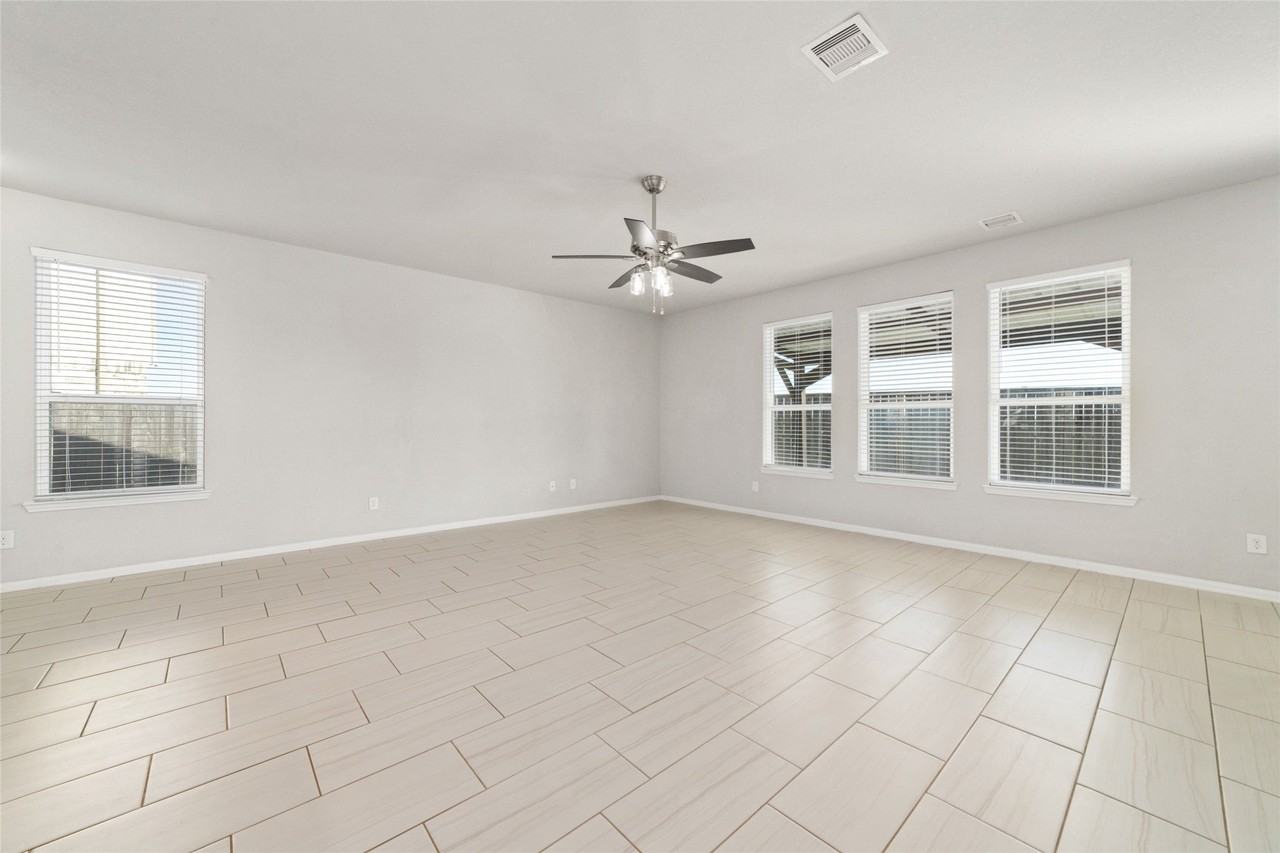 14838 Ruddy Duck Ln - Photo 7 of 33