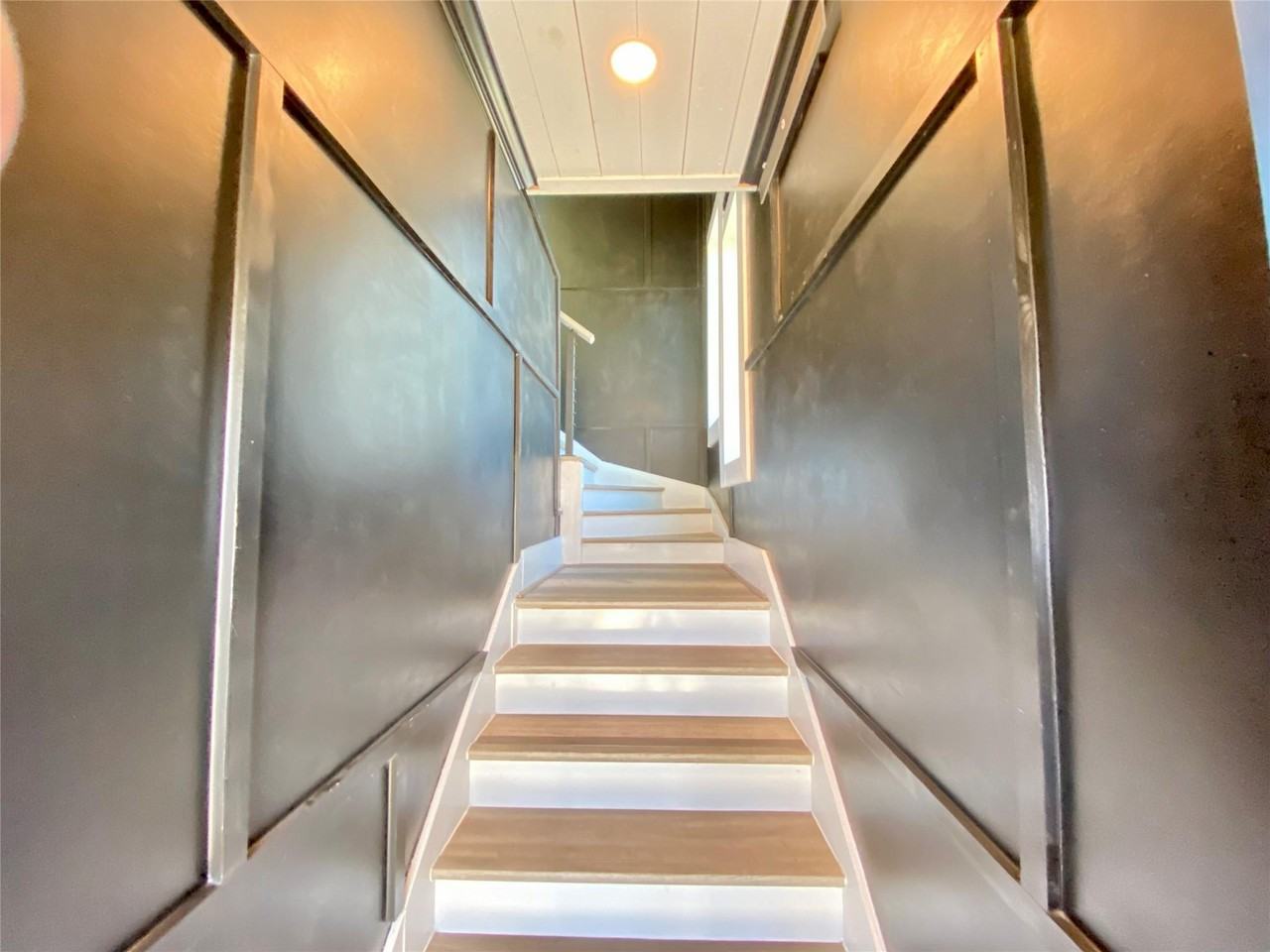 2001 29th St ##Up - Photo 3 of 17