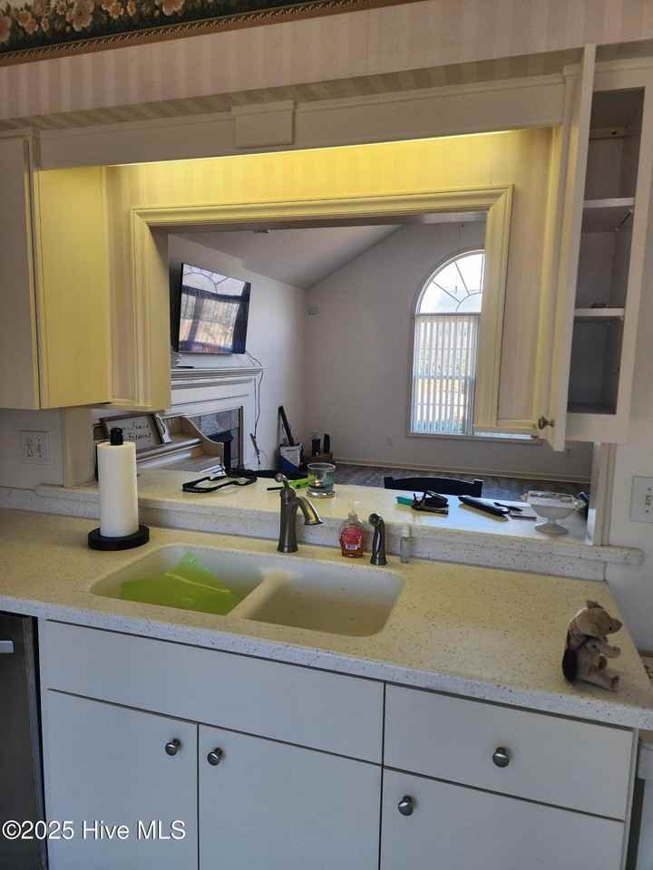 903 Rectory Ct - Photo 3 of 19