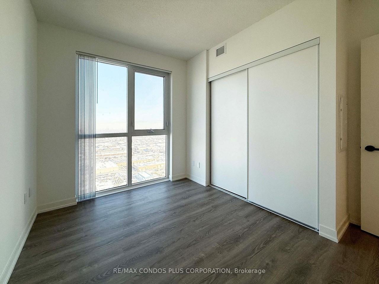 8 Interchange Way - Photo 4 of 7