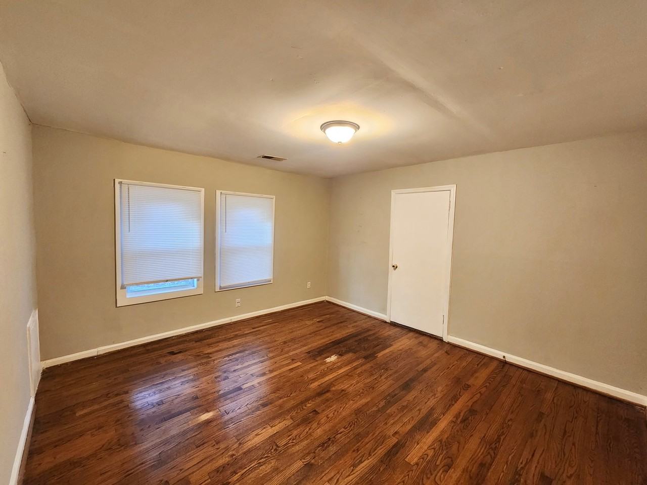 120 Roebuck Dr #1 - Photo 6 of 10