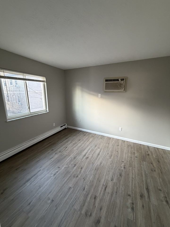 4102 South Avenue - 4 #4 - Photo 7 of 8