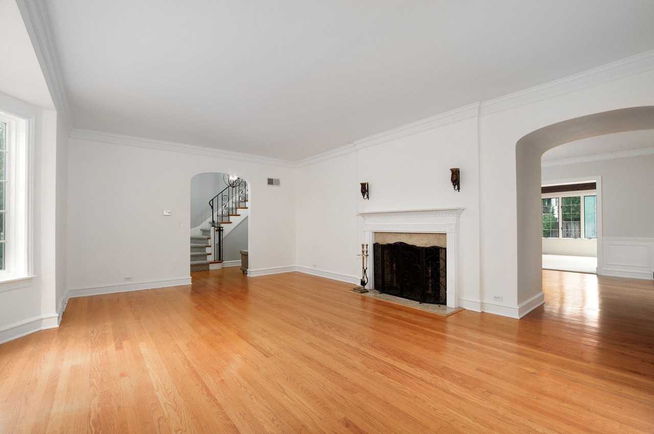 9445 Avers Ave - Photo 6 of 34