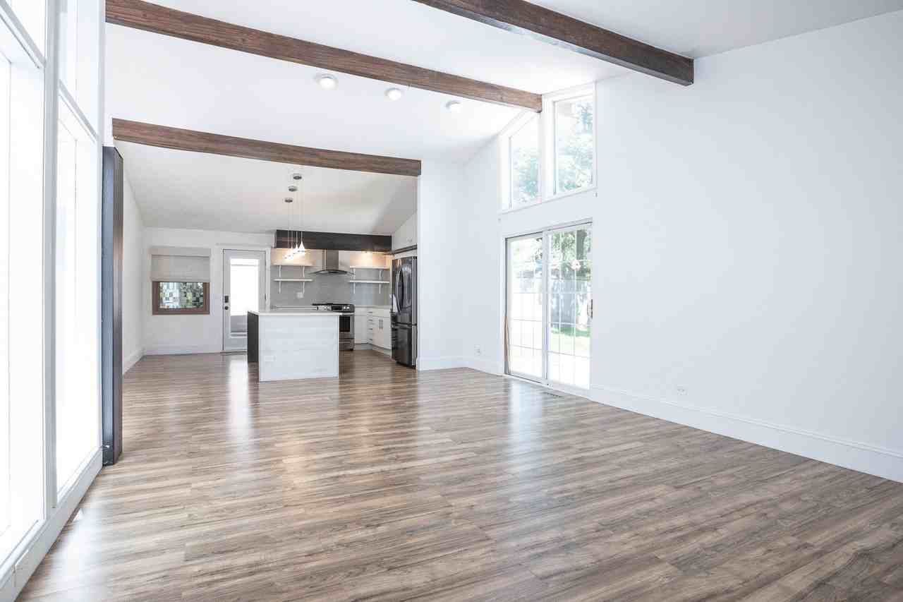 523 Green Bay Rd - Photo 5 of 19