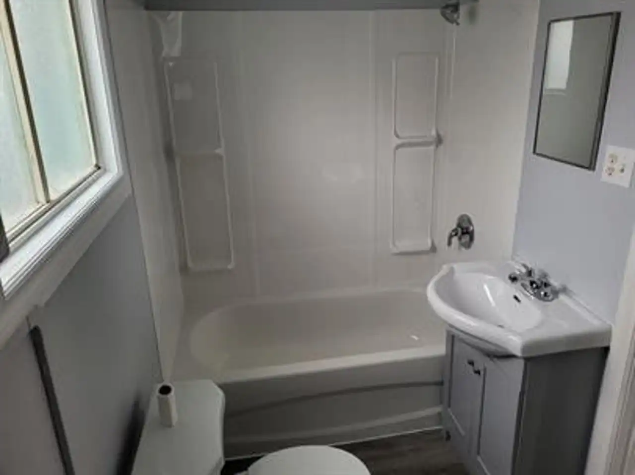 60 Croatia Ave Rear House #BACK - Photo 4 of 10