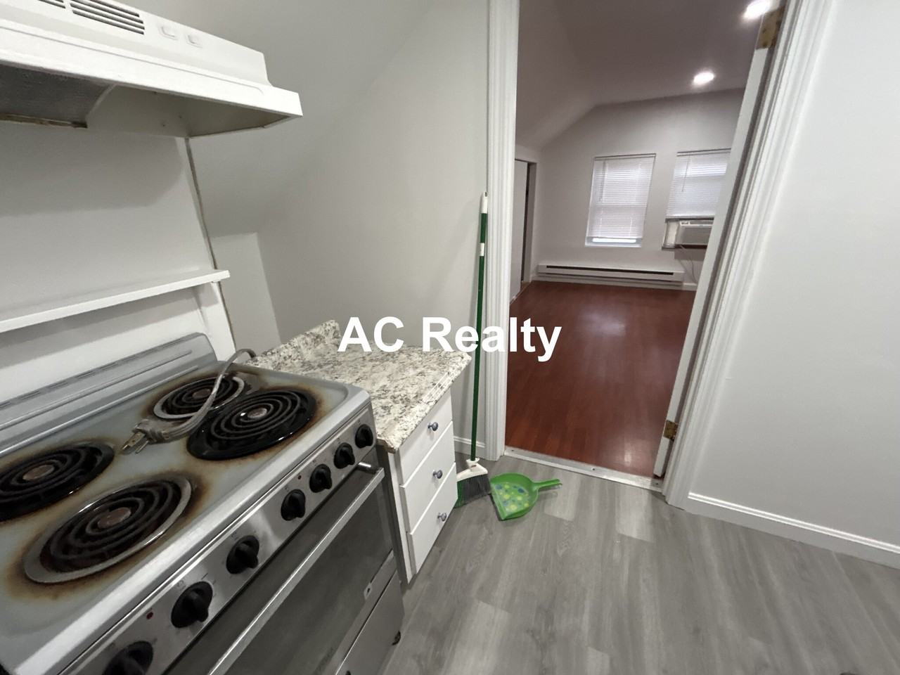 Greenwood St #3 - Photo 5 of 6