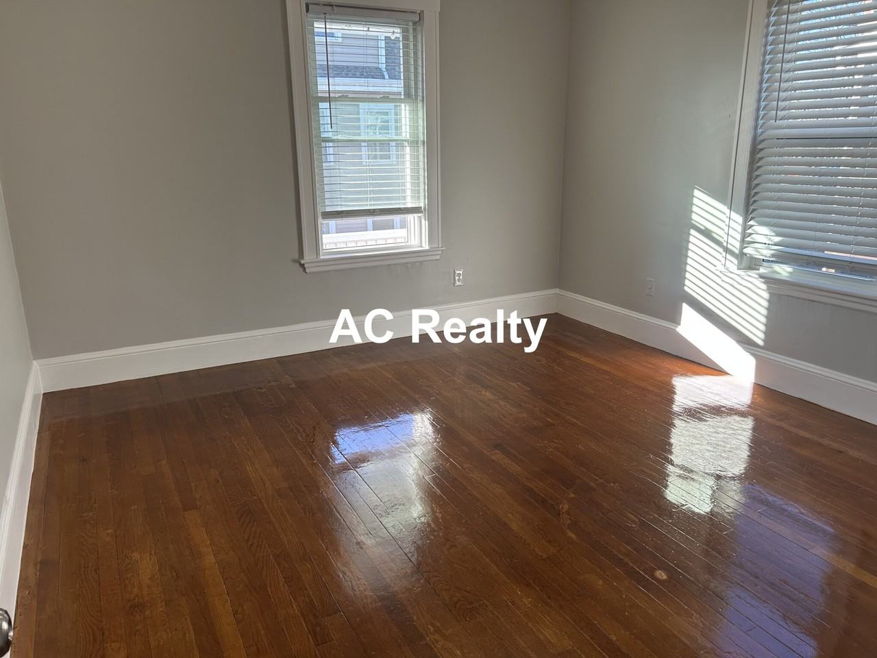 21 Carney St #2 - Photo 6 of 9