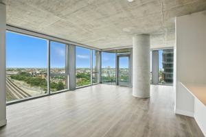 featured image of 1114 W Carroll Ave #2-2