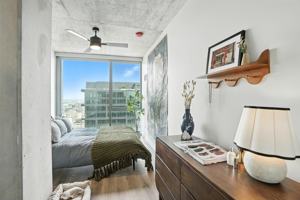 featured image of 1114 W Carroll Ave